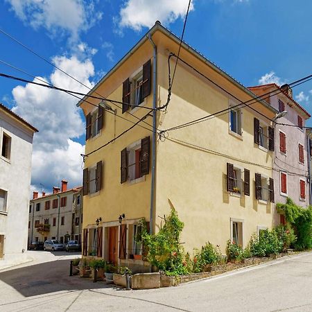 Apartments Viola By Rent Istria Momjan Exterior photo