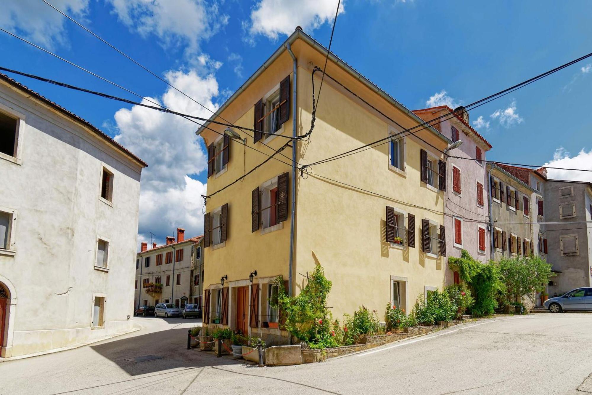 Apartments Viola By Rent Istria Momjan Exterior photo